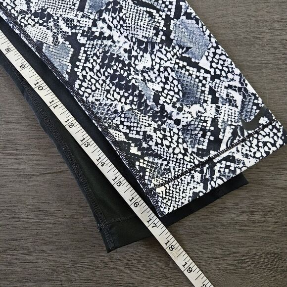 Nike PRO Womans 3/4 Length Capri Leggings Lot Of 2 Running Pants Workout - Picture 4 of 8